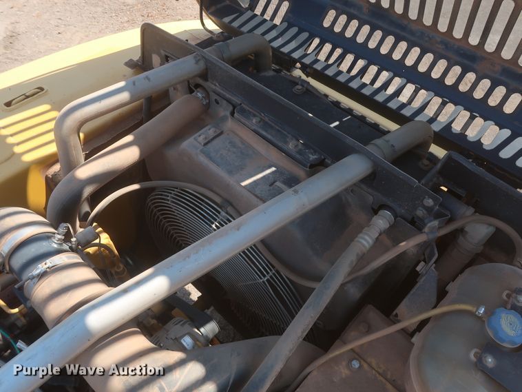 image for item DJ1904 2007 John Deere 240DLC  excavator