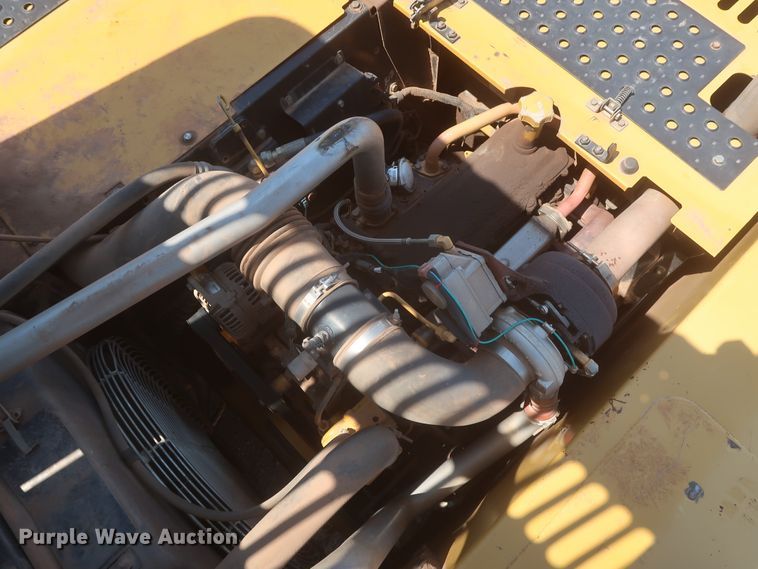 image for item DJ1904 2007 John Deere 240DLC  excavator