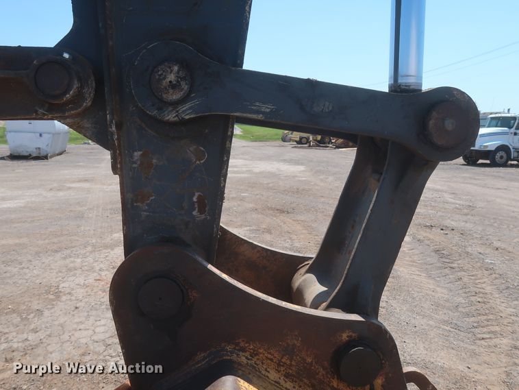 image for item DJ1904 2007 John Deere 240DLC  excavator