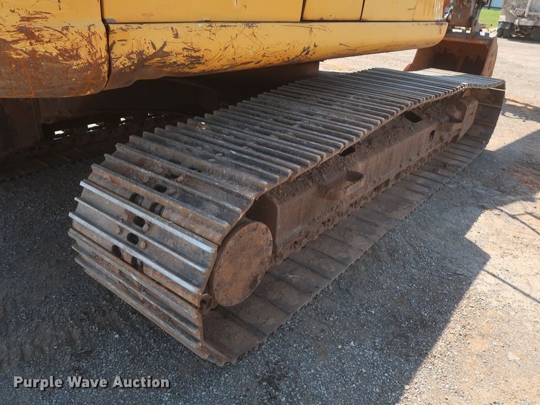 image for item DJ1904 2007 John Deere 240DLC  excavator