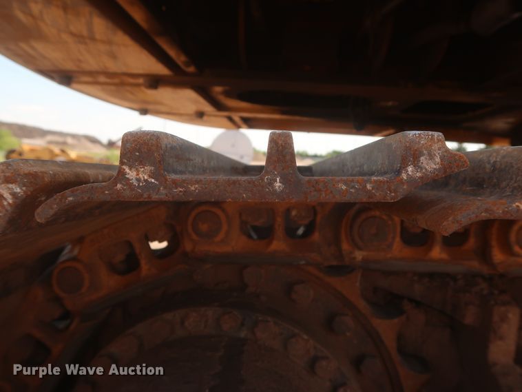 image for item DJ1904 2007 John Deere 240DLC  excavator