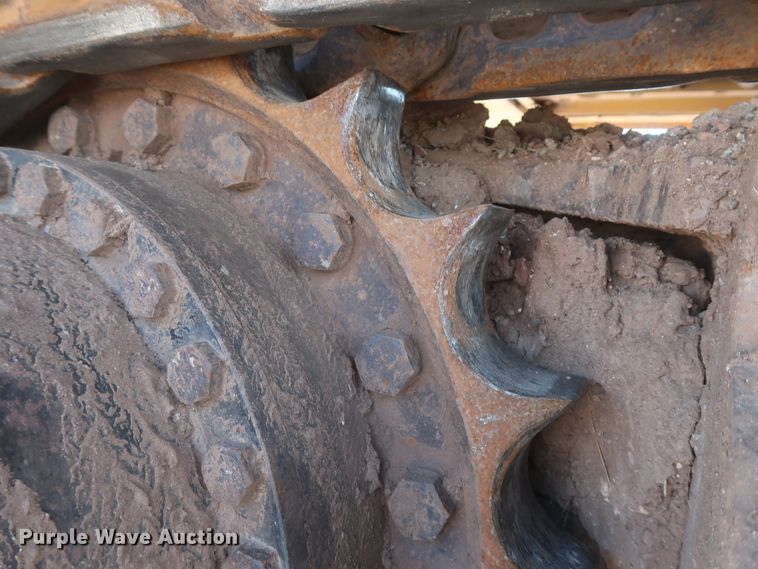 image for item DJ1904 2007 John Deere 240DLC  excavator