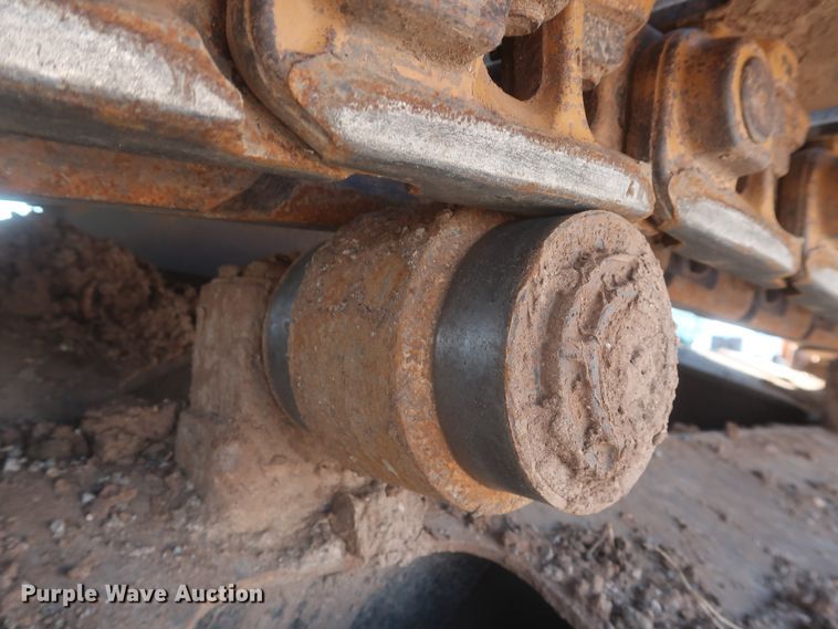 image for item DJ1904 2007 John Deere 240DLC  excavator