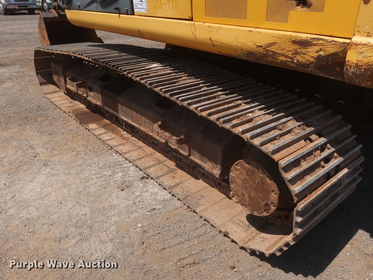 image for item DJ1904 2007 John Deere 240DLC  excavator