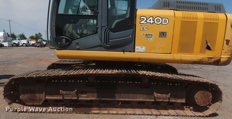 image for item DJ1904 2007 John Deere 240DLC  excavator