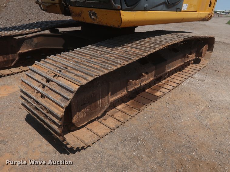 image for item DJ1904 2007 John Deere 240DLC  excavator