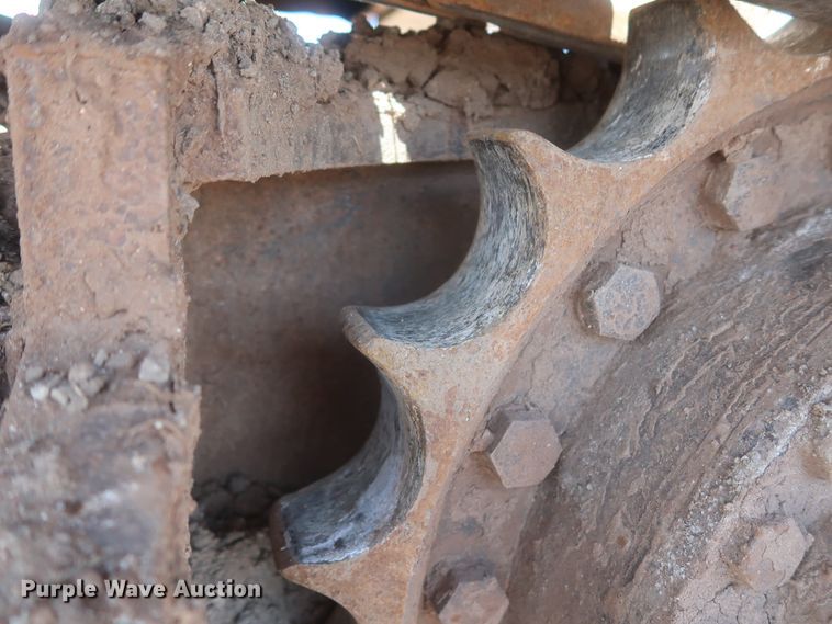 image for item DJ1904 2007 John Deere 240DLC  excavator