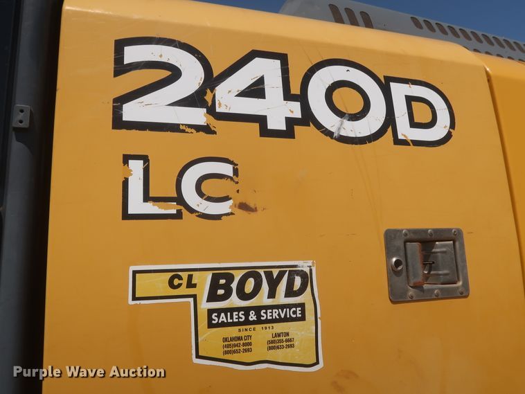 image for item DJ1904 2007 John Deere 240DLC  excavator