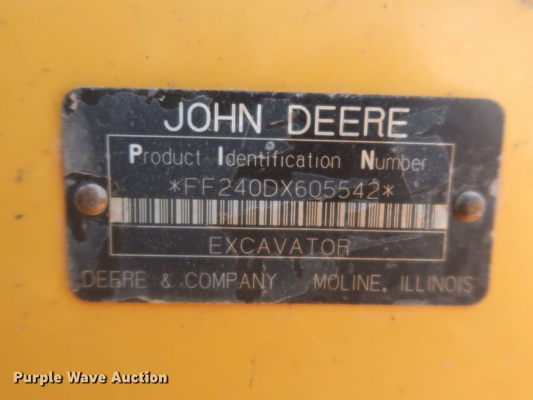 image for item DJ1904 2007 John Deere 240DLC  excavator