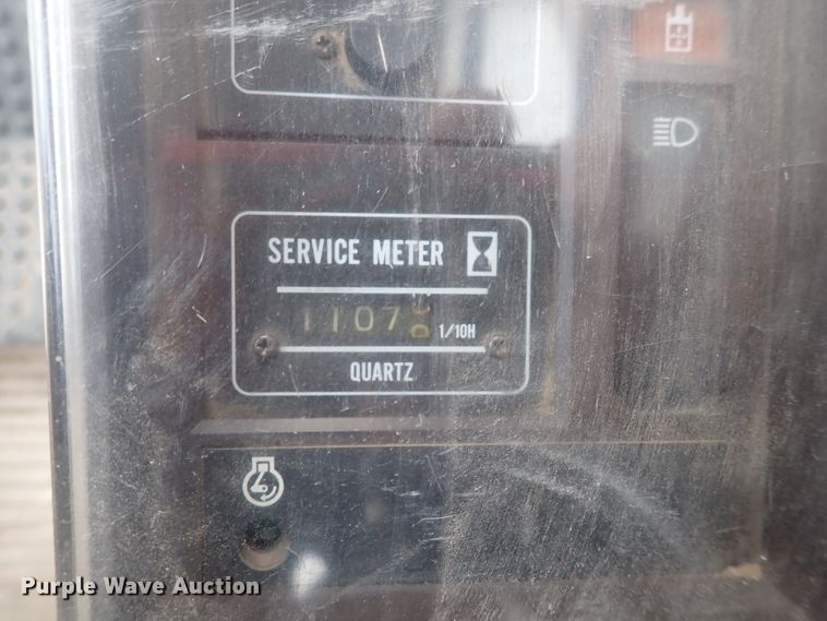 image for item DJ5672 1991 John Deere 690D-LC  excavator