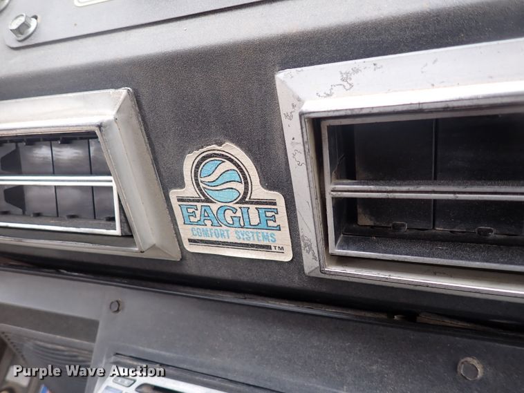 image for item DJ5672 1991 John Deere 690D-LC  excavator