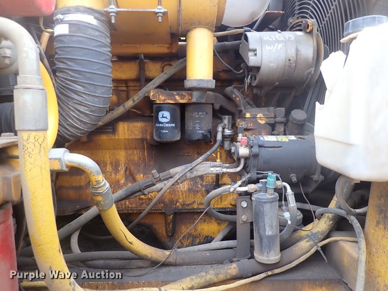 image for item DJ5672 1991 John Deere 690D-LC  excavator