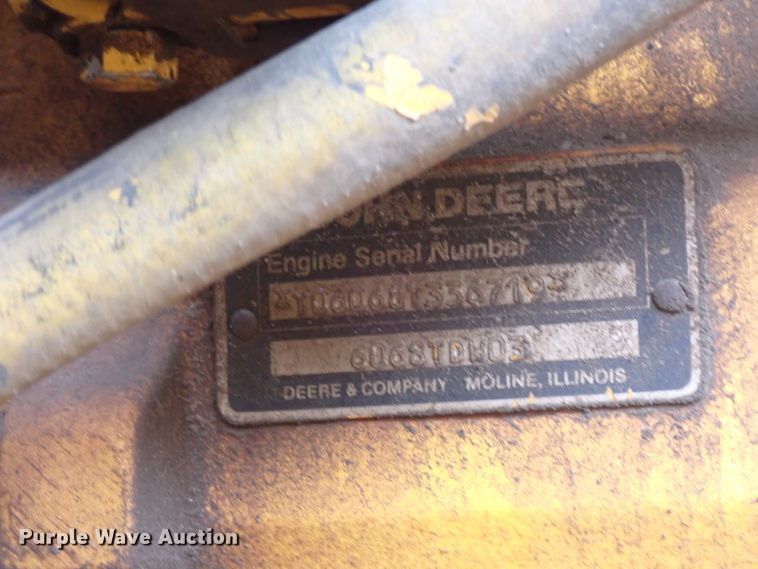 image for item DJ5672 1991 John Deere 690D-LC  excavator