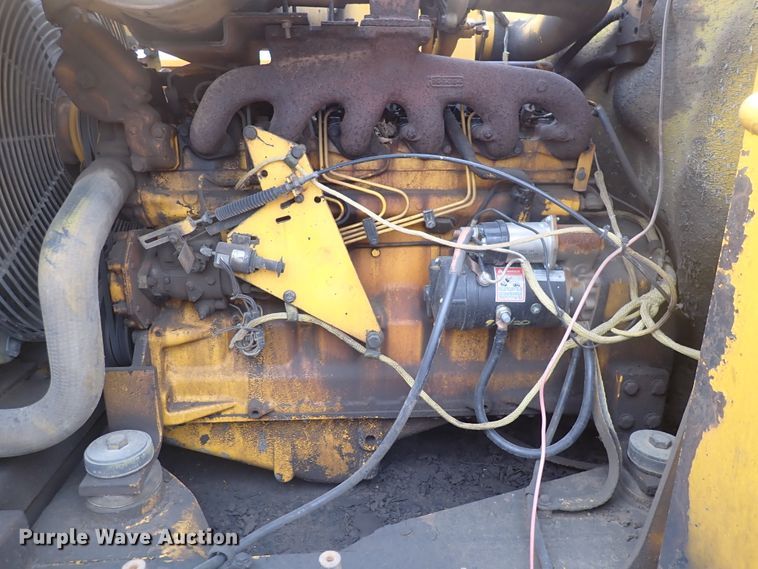 image for item DJ5672 1991 John Deere 690D-LC  excavator