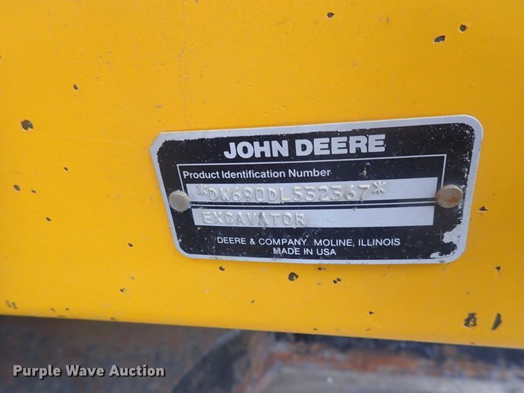 image for item DJ5672 1991 John Deere 690D-LC  excavator