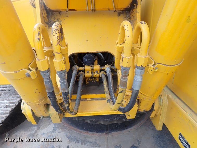 image for item DJ5672 1991 John Deere 690D-LC  excavator