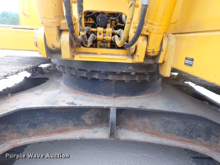 image for item DJ5672 1991 John Deere 690D-LC  excavator