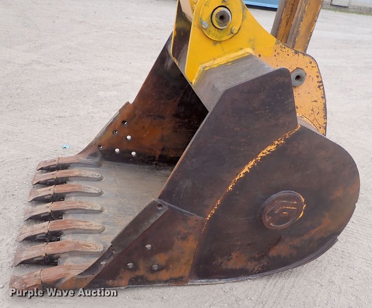 image for item DJ5672 1991 John Deere 690D-LC  excavator