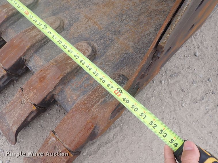 image for item DJ5672 1991 John Deere 690D-LC  excavator