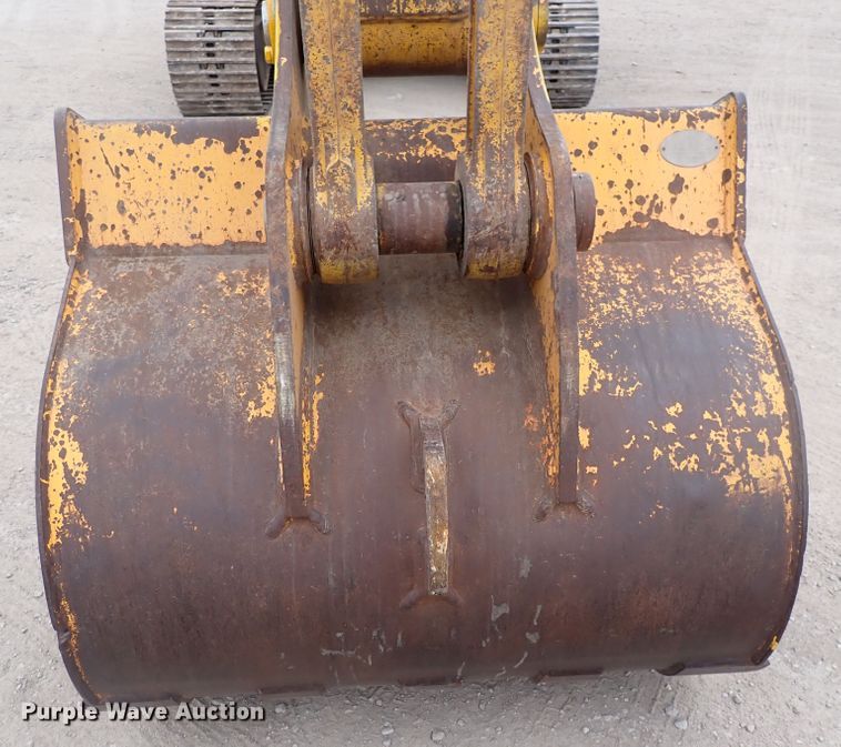 image for item DJ5672 1991 John Deere 690D-LC  excavator