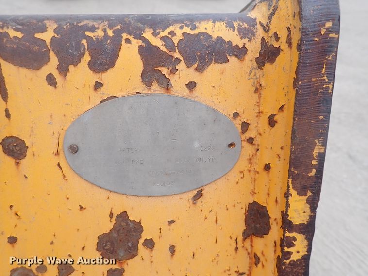 image for item DJ5672 1991 John Deere 690D-LC  excavator