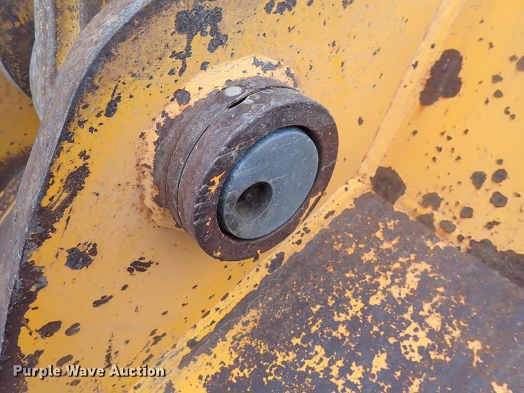 image for item DJ5672 1991 John Deere 690D-LC  excavator