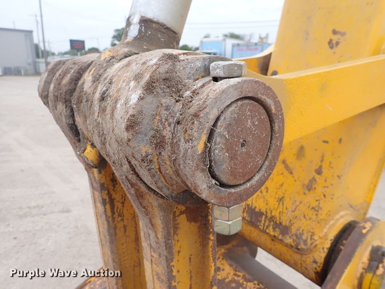 image for item DJ5672 1991 John Deere 690D-LC  excavator