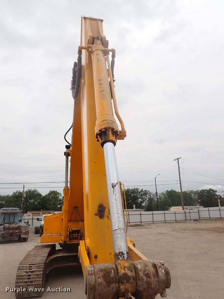 image for item DJ5672 1991 John Deere 690D-LC  excavator