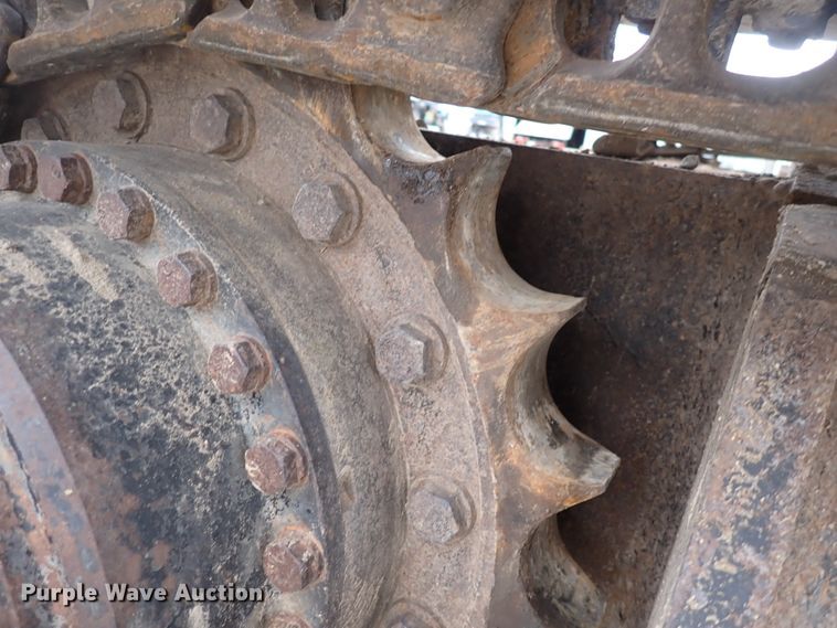 image for item DJ5672 1991 John Deere 690D-LC  excavator