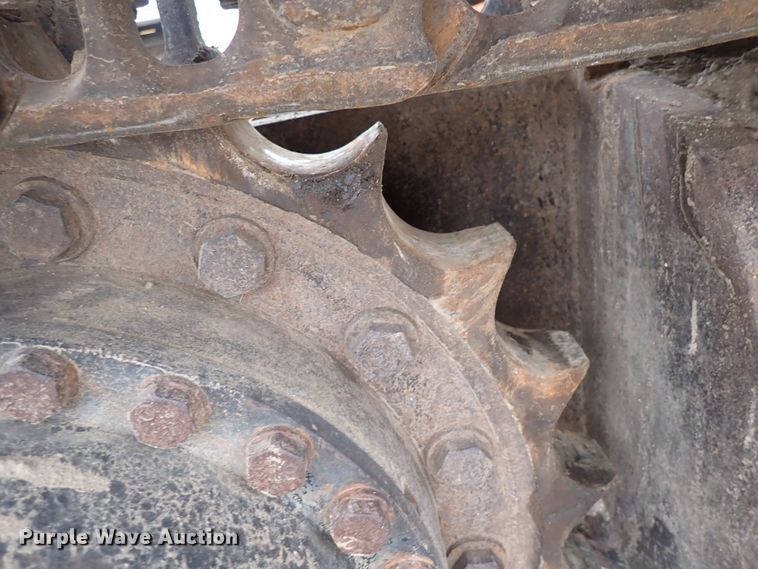 image for item DJ5672 1991 John Deere 690D-LC  excavator