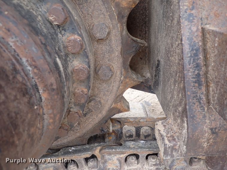 image for item DJ5672 1991 John Deere 690D-LC  excavator