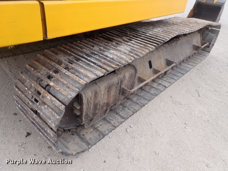 image for item DJ5672 1991 John Deere 690D-LC  excavator