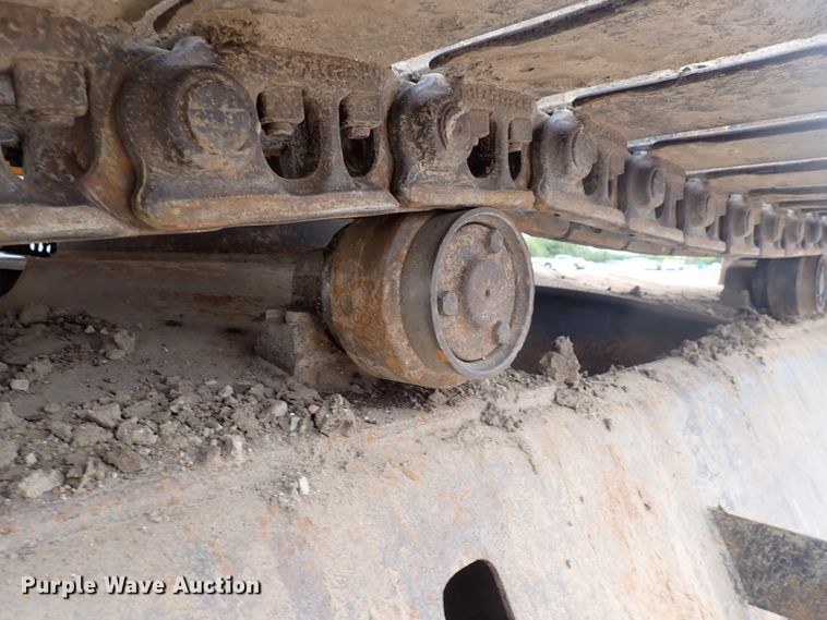 image for item DJ5672 1991 John Deere 690D-LC  excavator