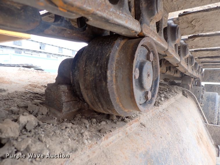 image for item DJ5672 1991 John Deere 690D-LC  excavator