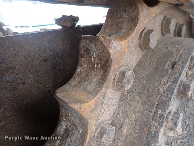 image for item DJ5672 1991 John Deere 690D-LC  excavator