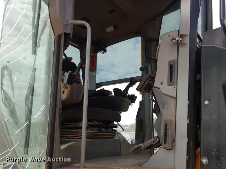 image for item DJ8844 2011 Caterpillar 140M  motor grader