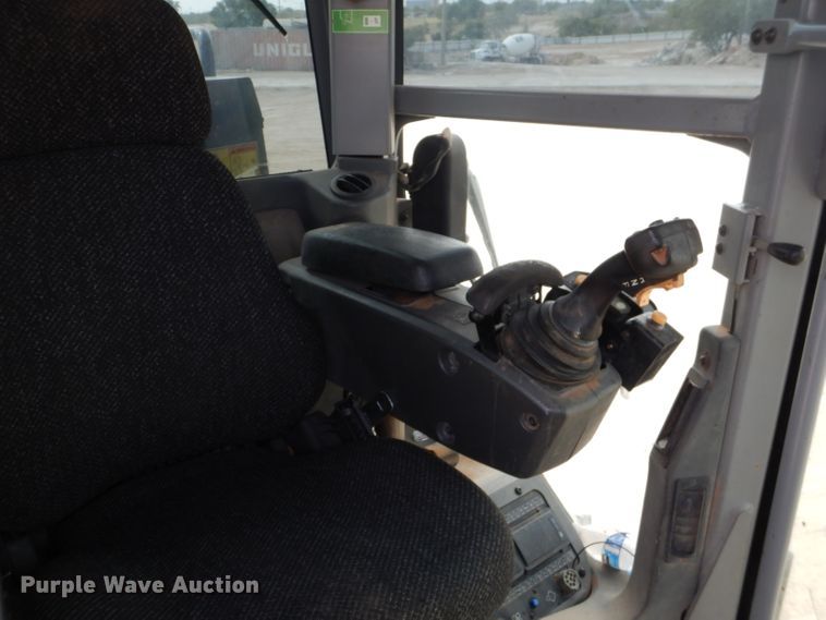 image for item DJ8844 2011 Caterpillar 140M  motor grader