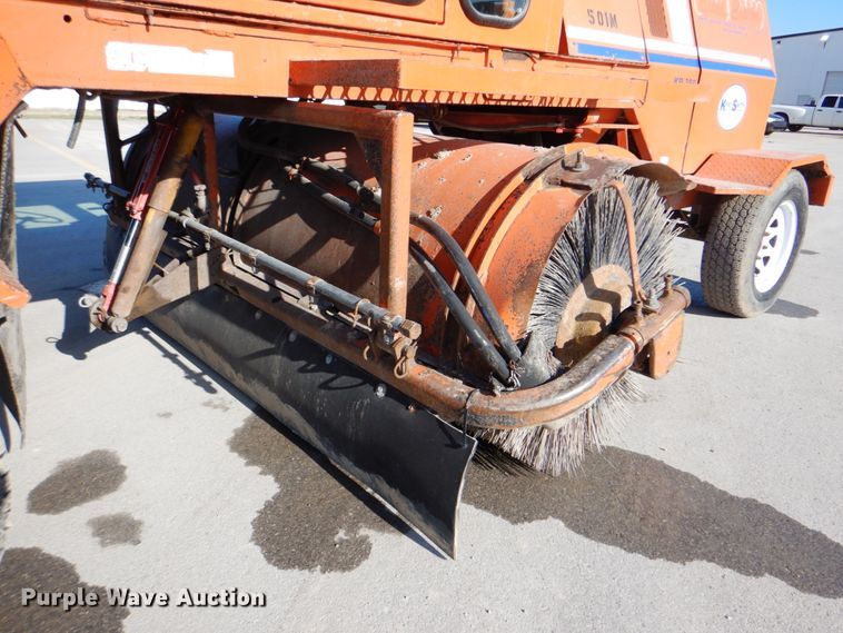 image for item DK5650 2013 Broce KR 450  broom