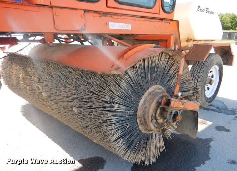 image for item DK5650 2013 Broce KR 450  broom