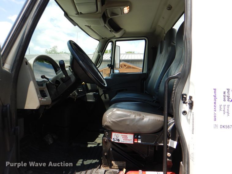 image for item DK5679 2009 International 4300  tank truck