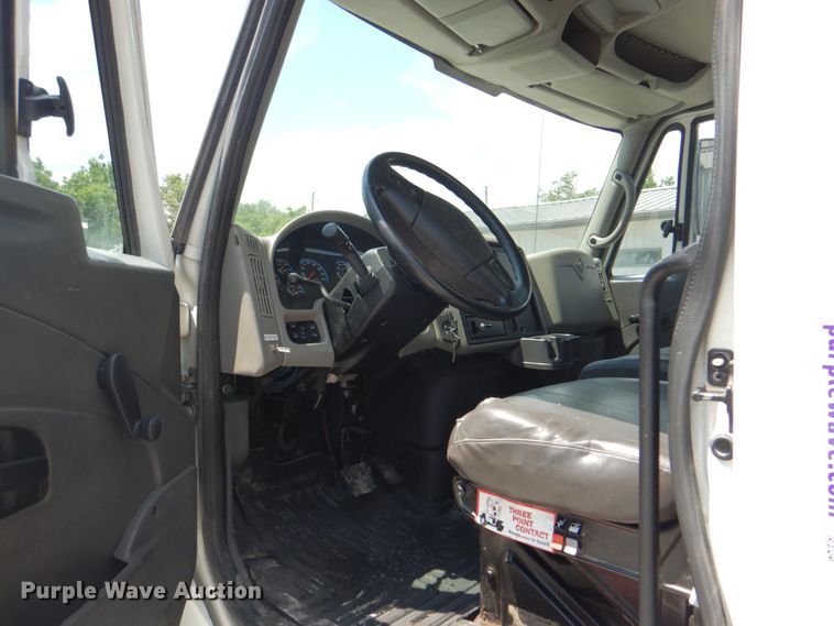 image for item DK5679 2009 International 4300  tank truck