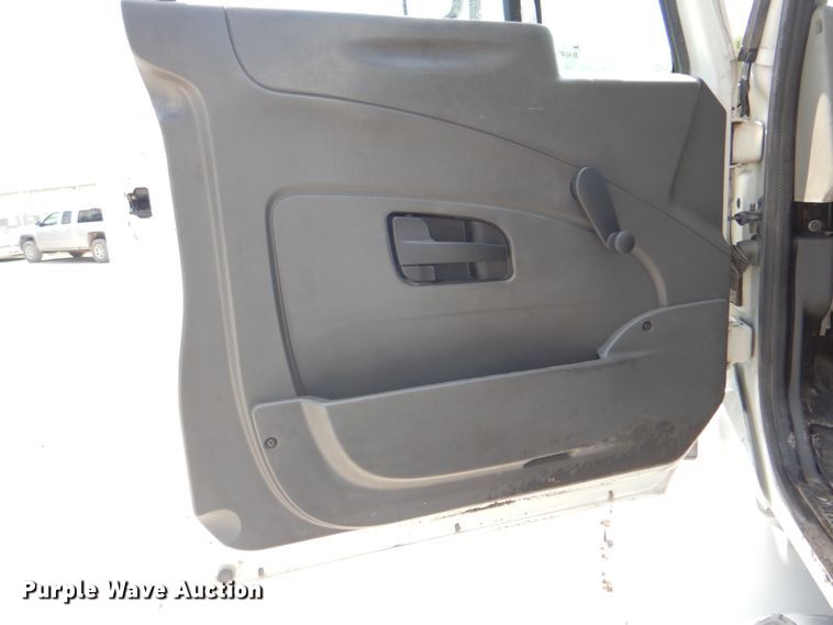 image for item DK5679 2009 International 4300  tank truck