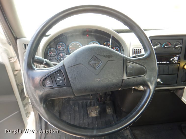 image for item DK5679 2009 International 4300  tank truck