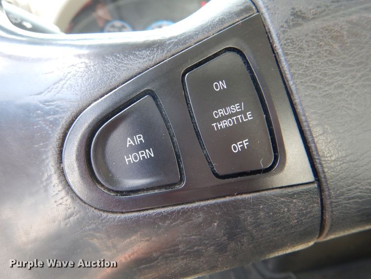 image for item DK5679 2009 International 4300  tank truck