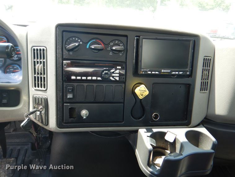 image for item DK5679 2009 International 4300  tank truck