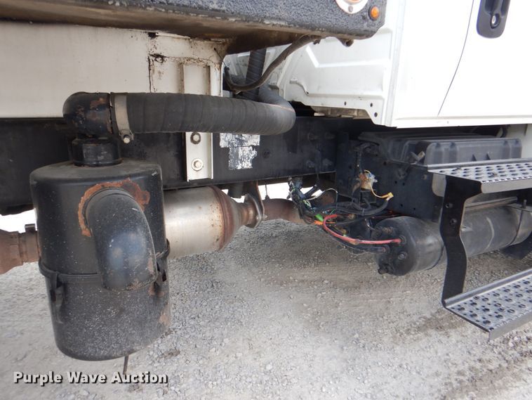 image for item DK5679 2009 International 4300  tank truck