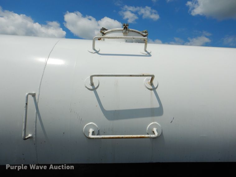 image for item DK5679 2009 International 4300  tank truck