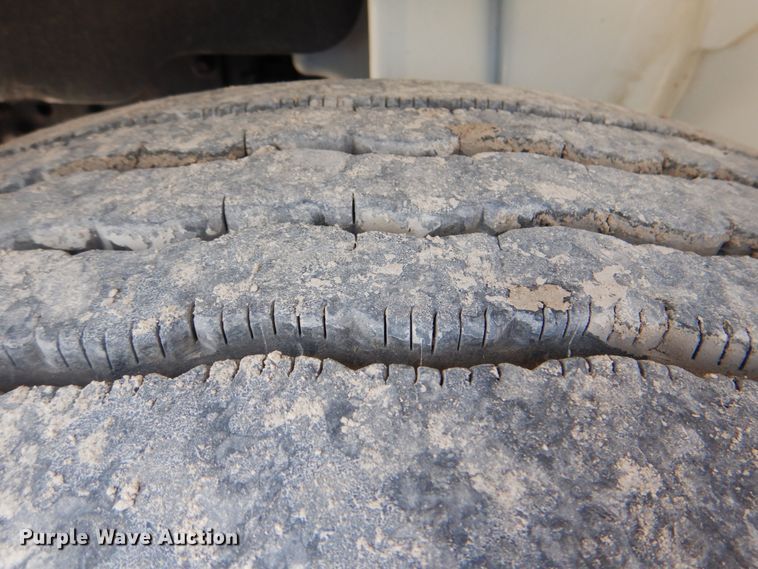 image for item DK5679 2009 International 4300  tank truck