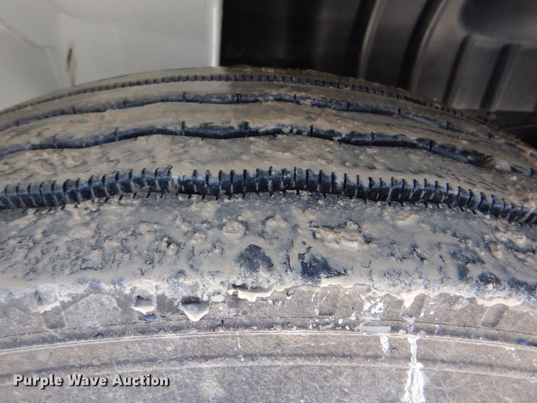 image for item DK5679 2009 International 4300  tank truck