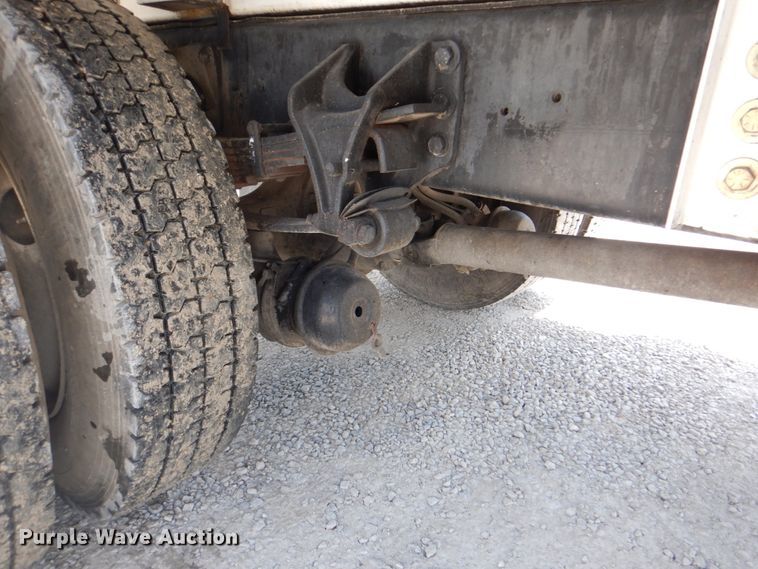 image for item DK5679 2009 International 4300  tank truck